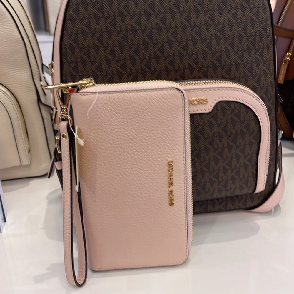 Michael Kors Jet Set Travel Large Flat Multifunction Phone Case Wristlet NWT